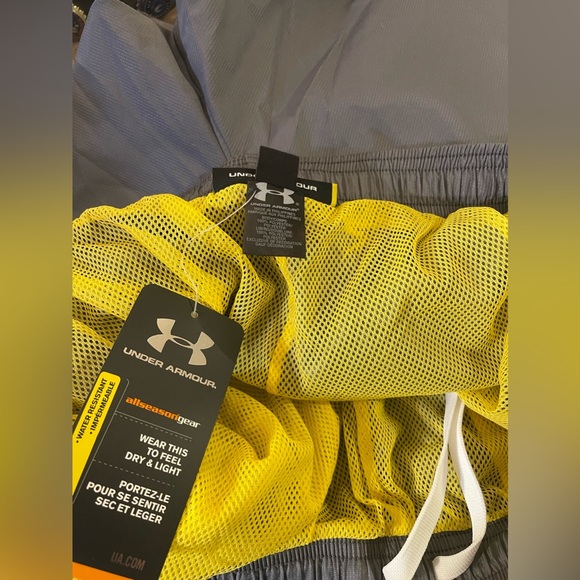 Under armor size large, all season gear, Slicky pants. Gray and yellow. - Picture 4 of 4
